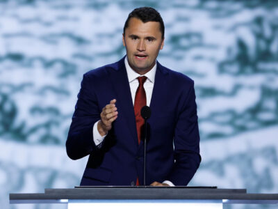 Funeral de Charlie Kirk reúne a figuras clave en medio de tensiones por libertad de expresión