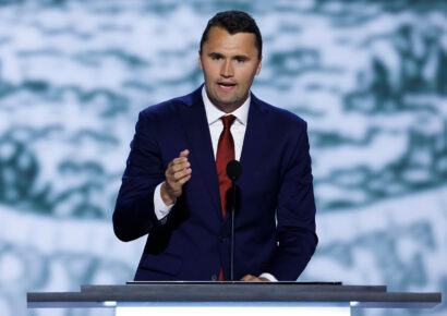 Funeral de Charlie Kirk reúne a figuras clave en medio de tensiones por libertad de expresión
