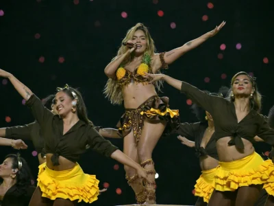 Karol G deslumbra en el show de medio tiempo de la NFL en São Paulo