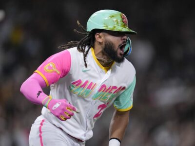 ¡Tatís Jr. vuelve y la rompe con un grand slam tras recuperarse de COVID y pone a los Padres en ruta a los playoffs!