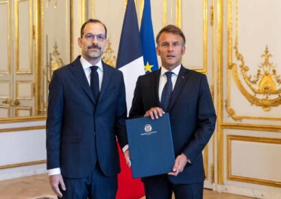 David Puig presenta cartas credenciales como embajador dominicano ante Francia