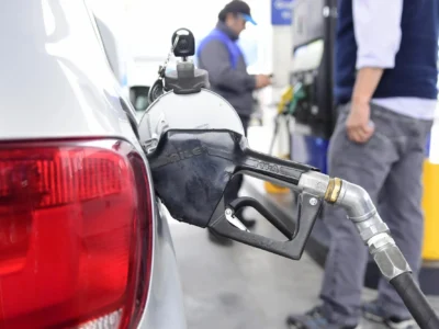 Gobierno mantiene estables precios de combustibles con subsidio de RD$304.2 millones