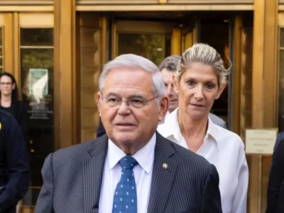 Esposa de exsenador Bob Menéndez condenada a 4 años y medio por sobornos