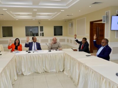 Comisión de Medio Ambiente del Senado respalda titulación en Salinas de Puerto Hermoso