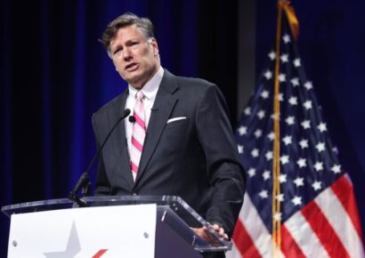 EE.UU. advierte que no otorgará visas a quienes promuevan odio tras asesinato de Charlie Kirk