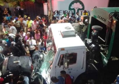 Sube a ocho la cifra de muertos por accidente múltiple en La Altagracia