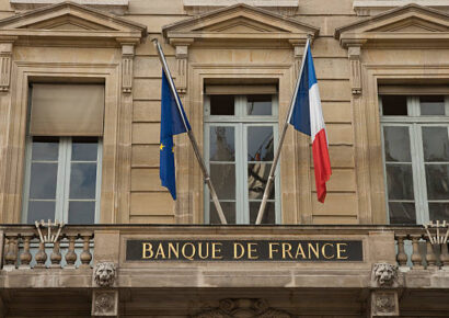 Banco de Francia advierte que la crisis política podría frenar el crecimiento económico
