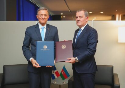 República Dominicana y Azerbaiyán firman acuerdo para suprimir visado en pasaportes diplomáticos