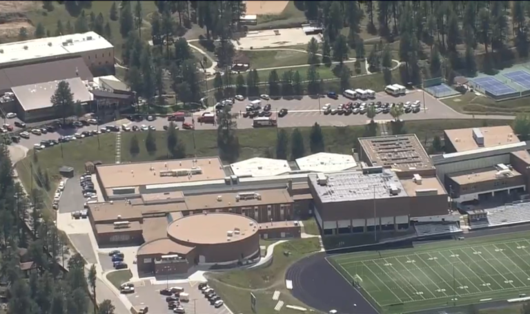Tiroteo en escuela de Denver deja tres adolescentes heridos; FBI y ATF ...