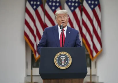 Administración Trump estudia prohibir el acceso a armas a personas transgénero