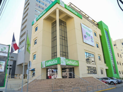 Senasa suspende contratos capitados con diez centros privados y anuncia transición hacia pago por servicios