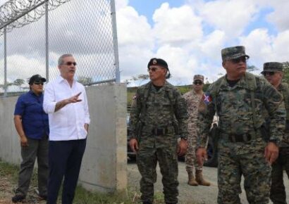 Abinader supervisará muro fronterizo en Dajabón y planta eléctrica en Manzanillo este viernes