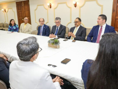 Consultor jurídico del Poder Ejecutivo recibe delegación del Foro Internacional de Salud Mental y Sistema Penitenciario