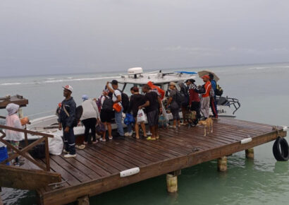 Ministerio de Defensa evacúa 98 personas de Isla Saona ante los efectos de la tormenta Melissa