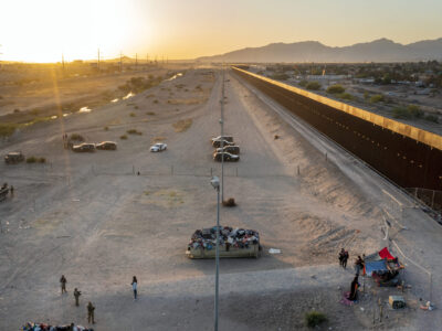EE. UU. impone multa de $5,000 por cruce ilegal y tarifa de $1,000 para permisos temporales