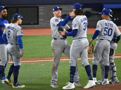 Dodgers fuerzan el Juego 7 con triunfo clave sobre Toronto