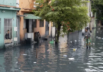Melissa provoca desplazamiento de más de 900 personas y daños en infraestructura, según el COE