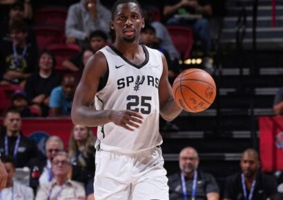 David Jones lidera a los Spurs y mantiene su invicto en pretemporada ante Utah