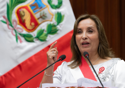 Congreso peruano impulsa destitución de Boluarte a seis meses de las elecciones