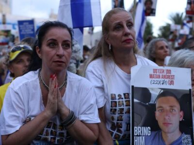Israel: familiares de rehenes piden detener acuerdo con Hamás si no devuelven a los fallecidos