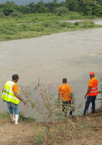 Haitiano de unos 60 años desaparece tras ser arrastrado por el río Yaque del Norte en Los Almácigos, Santiago