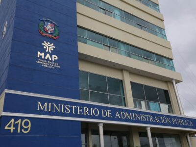 Gobierno mantiene suspensión de labores en provincias en alerta roja por Melissa