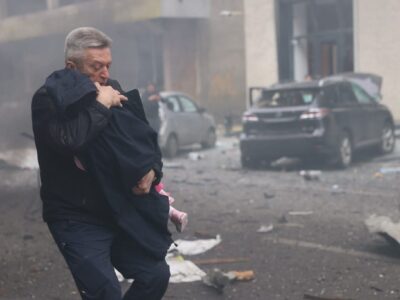 Ataque ruso deja muertos en guardería de Járkov: “Ucrania necesita más defensa antiaérea”