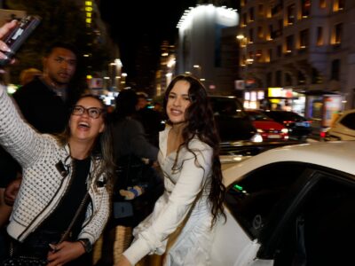 Ayuntamiento de Madrid investiga si Rosalía tenía permiso para proyectar su disco ‘Lux’ en Callao y Gran Vía tras colapso en la plaza