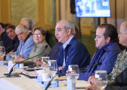 Abinader sobre Melissa: “Está prácticamente estacionaria y podría convertirse en huracán”