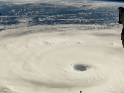 Huracán Melissa destruye techo de hospital en Jamaica
