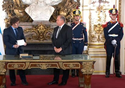 El canciller de Argentina, Gerardo Werthein, presentó su renuncia ante el presidente Milei