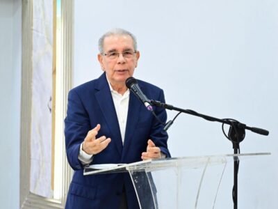 Danilo Medina critica gestión de Abinader y afirma que “el PLD se hizo famoso haciendo”