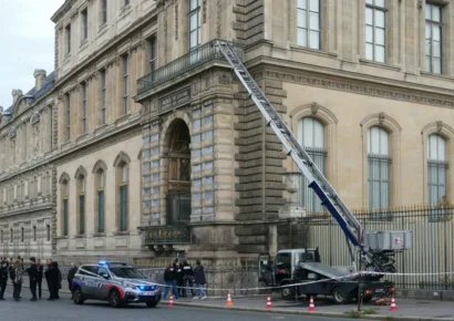 El fabricante del montacargas del robo al Louvre aprovecha el suceso para promocionarse