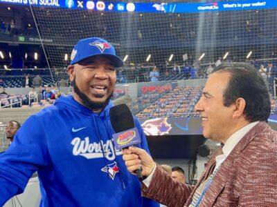 Edwin Encarnación sueña con un anillo para sus Azulejos
