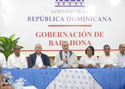 Presidente Abinader supervisa daños por huracán Melissa en Ocoa y Barahona y anuncia medidas de apoyo