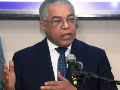 Nueva Tarjeta del Gobierno aumentará deuda pública de forma irresponsable