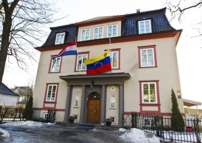 Venezuela cierra embajadas en Noruega y Australia y fortalece presencia en África