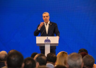 Abinader afirma que 80 % de la deuda contratada ha sido para pagar compromisos heredados