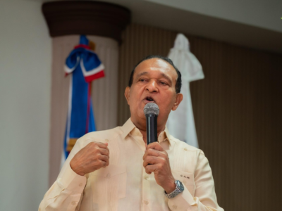 Senador Antonio Marte presenta querella por difamación contra comunicador José Eladio Castro