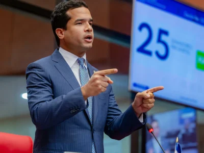 Omar Fernández celebra aprobación del Código Procesal Penal