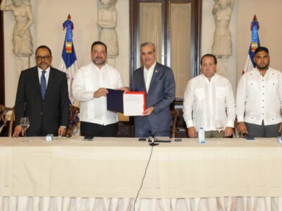 Gobierno inicia titulación de más de 43 millones de metros cuadrados en Los Haitises y Loma Novillero