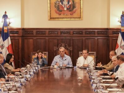 Abinader revisa ejecución del Presupuesto Complementario y avances en obras públicas