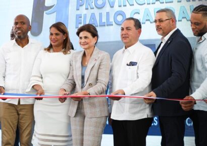 Raquel Peña entrega escuela en Pedro Brand y emergencia hospitalaria en La Romana