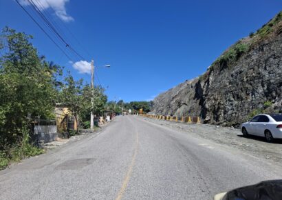 Reconstrucción de carretera Jarabacoa avanza con desmontes programados y medidas de seguridad