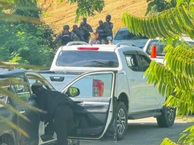 Hallan dos adolescentes muertos dentro de un vehículo en Nagua