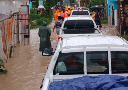 Varias familias desplazadas en SPM por fuertes lluvias de la tormenta Melissa