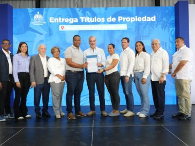 Gobierno entrega 551 títulos de propiedad en Sabana Pérdida tras más de 40 años de espera