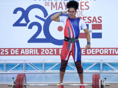 Yudelina Mejía hace historia con oro y triple medalla en Mundial de Pesas