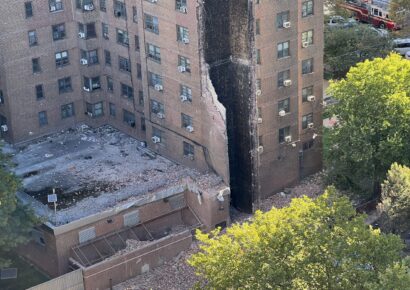 Explosión de gas provoca derrumbe parcial en un edificio del Bronx, Nueva York