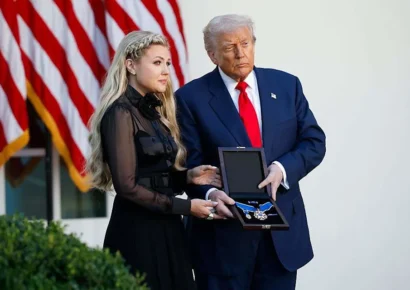 Donald Trump entrega Medalla de la Libertad póstuma a Charlie Kirk y declara día nacional en su honor